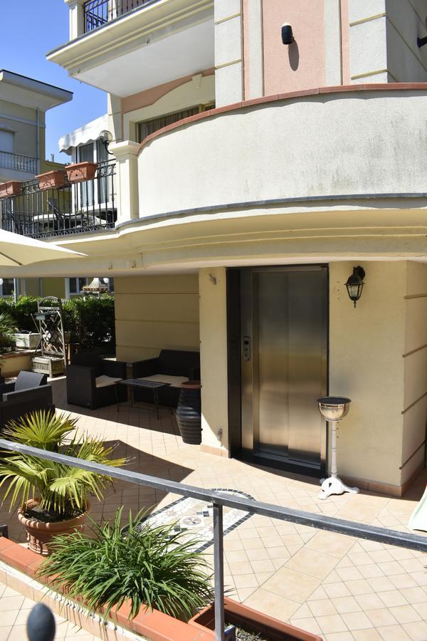 Hotel Perla Verde Rimini Luaran gambar